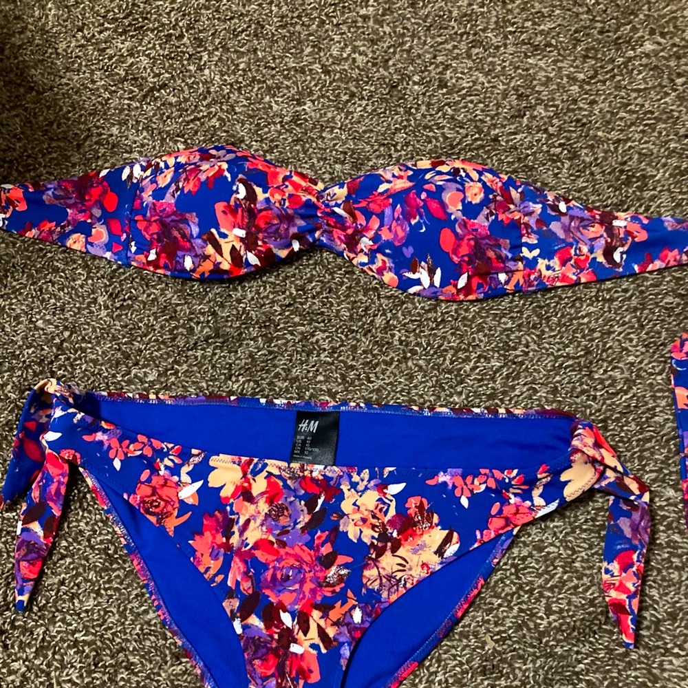 NWOT Two piece H&M  floral swimsuit